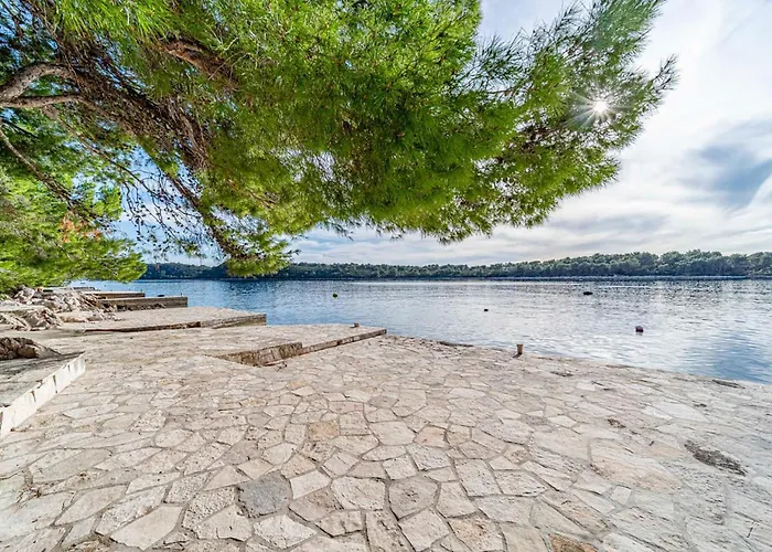 Apartamento Lovely In Karbuni With House Sea View