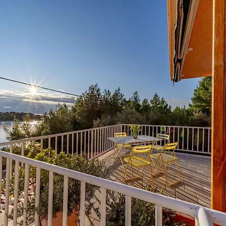 Lovely In Karbuni With House Sea View *