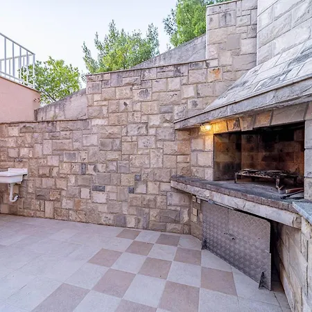 Lovely In Karbuni With House Sea View Daire *