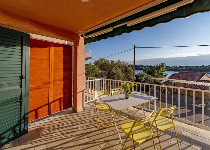 아파트 Lovely In Karbuni With House Sea View Potirna