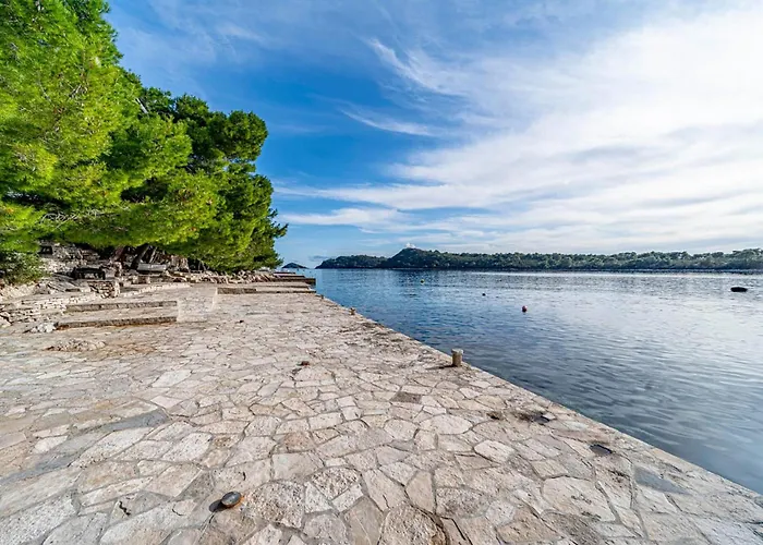 아파트 Lovely In Karbuni With House Sea View *